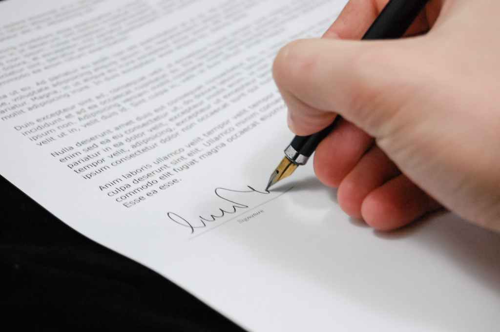 What does the law require for a personal service contract ?